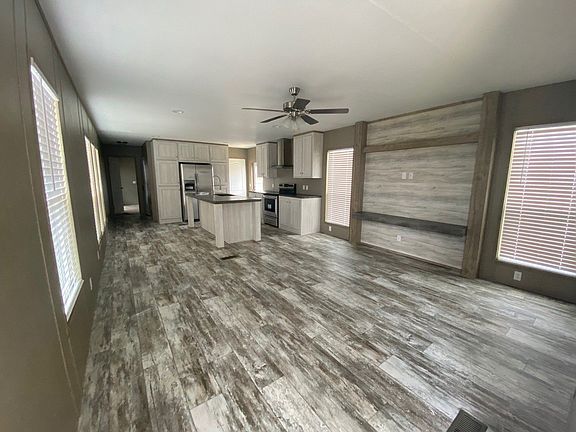 2nd image of 3300 Killingsworth Ln #981