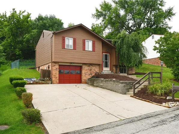4095 Overlook St, South Park, PA 15129