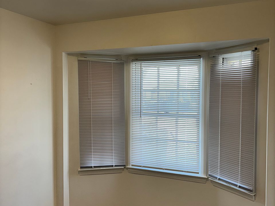 2nd image of 18310 Sunderland Rd #1
