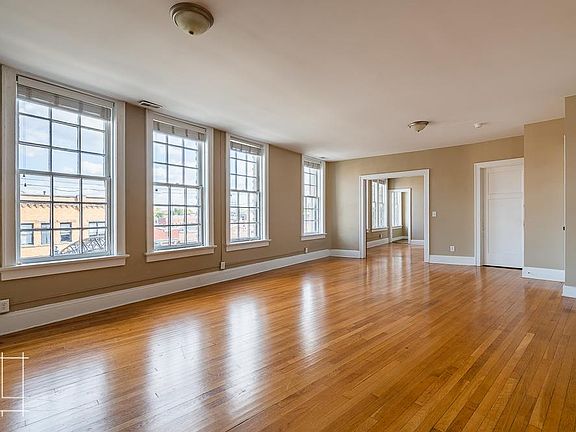 3rd image of 1185 N High St APT 305
