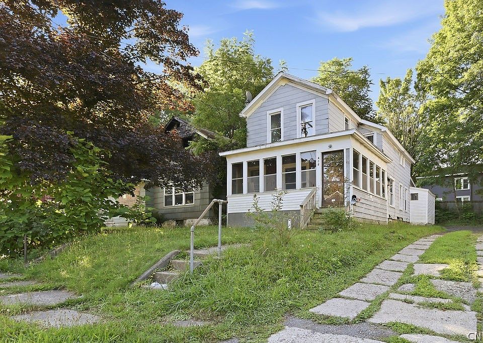1st image of 608 Rochester St