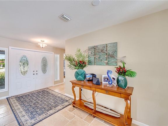 3rd image of 818 Cal Cove Dr