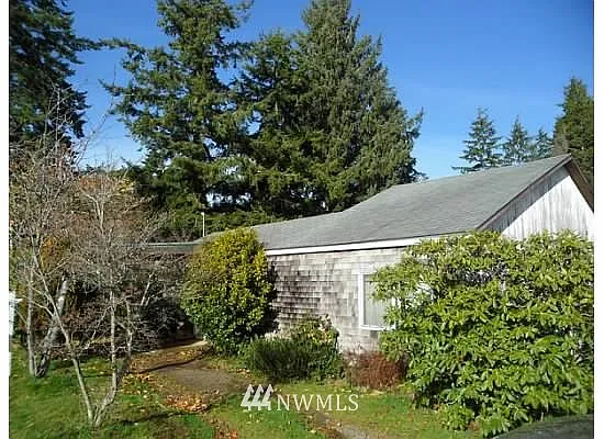 1606 Ocean Beach Road photo 1