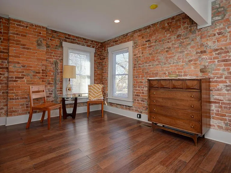 927 Linwood Ave — Photo 21