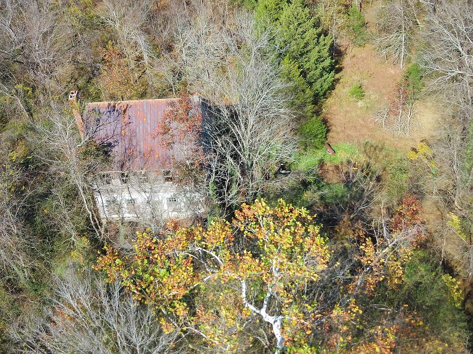 2nd image of 686 Wilson Creek Ln