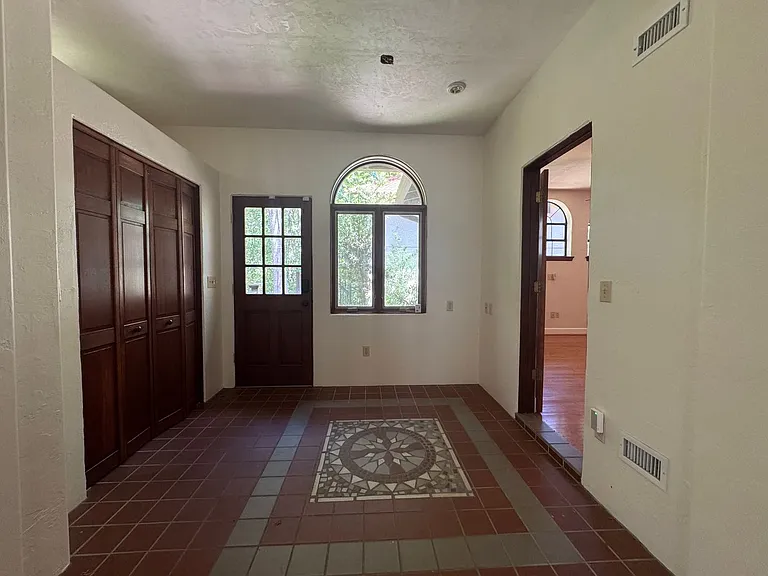 2616 SW 4th Pl — Photo 7