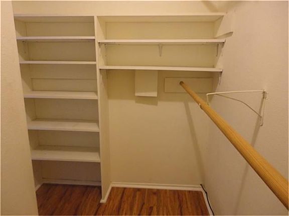 5th image of 1915 Augusta Dr APT 29