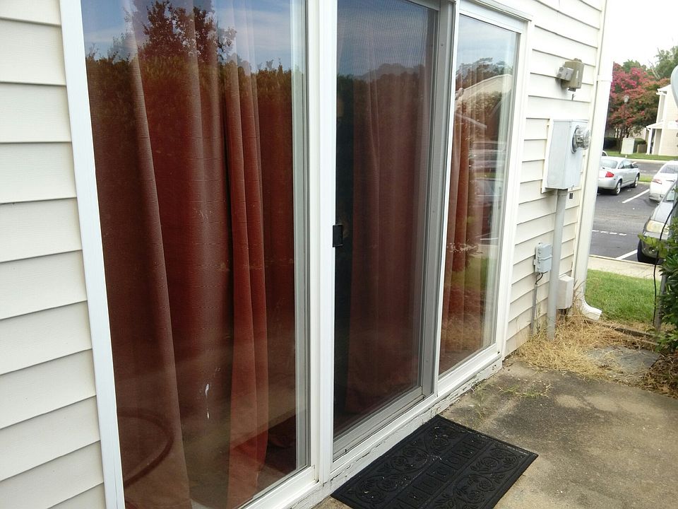 1st image of 3829 Staffordshire Ln