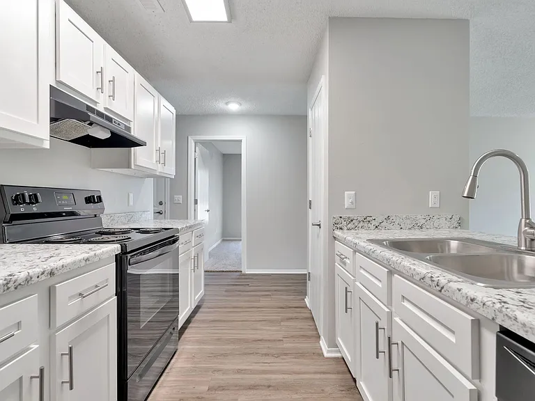 1665 N Boxley Ave — Photo 9