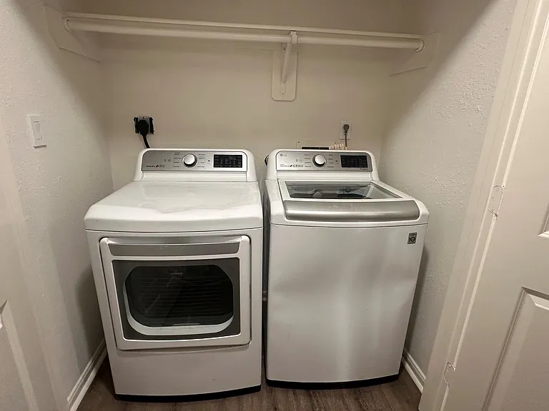 2702 Vienna Pl — Photo 8