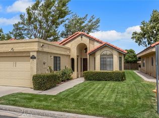 19064 Elm Dr, Apple Valley, CA 92308