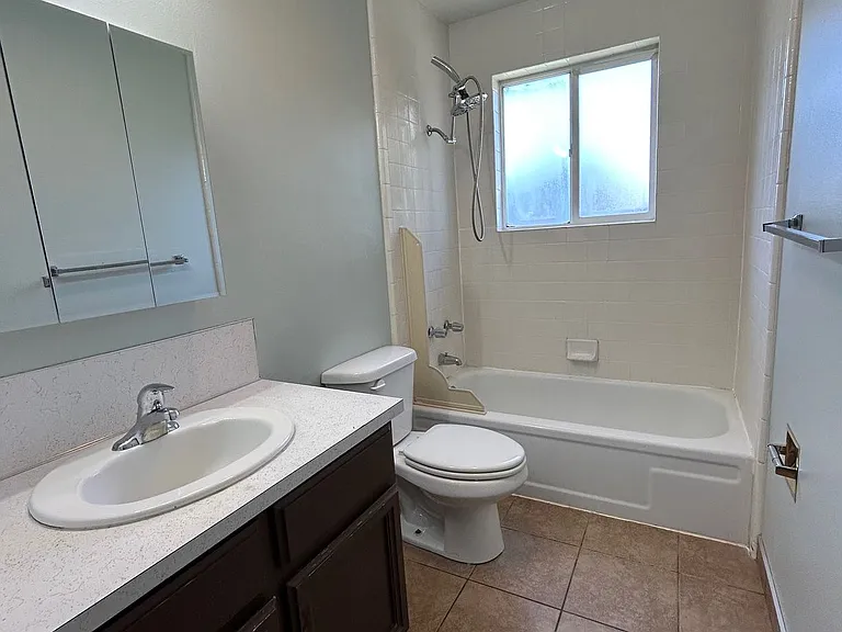 Cedar 680 W — Photo 8