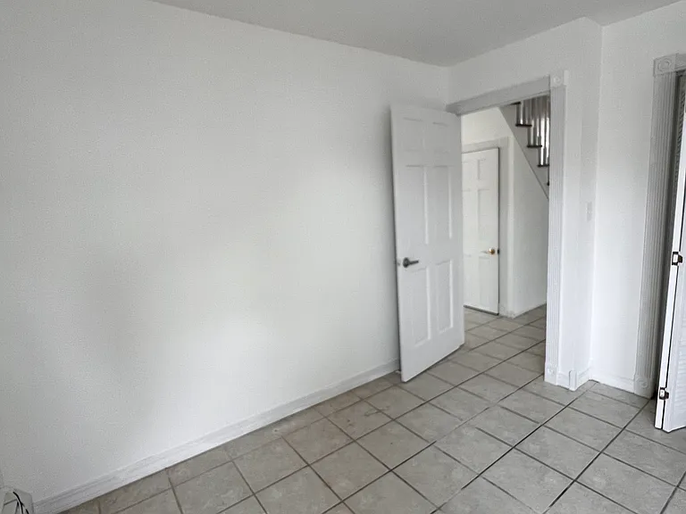 Daniel St — Photo 10