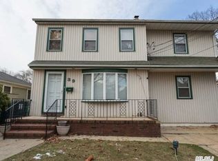 39 Lindgren St, Merrick, NY 11566