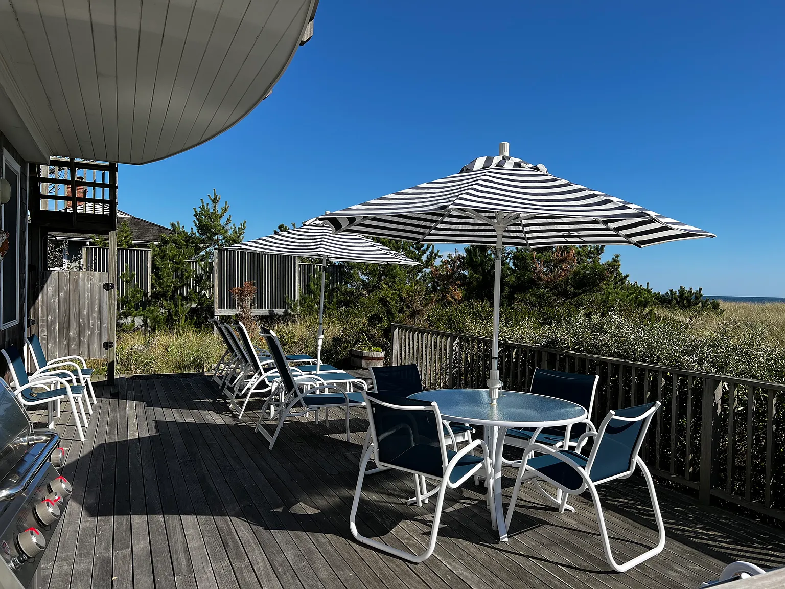 Magnificent views from this Oceanfront Amagansett — Photo 3