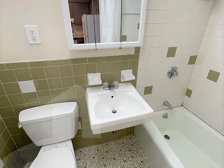 102 Alpine St #1 — Photo 5