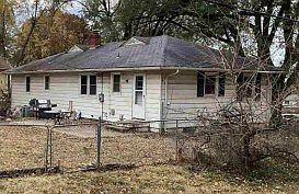 2nd image of 600 SW 17th St