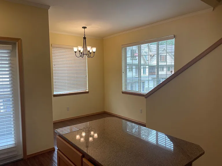 210 Sagebrook Ln — Photo 7