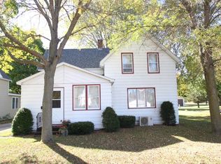 316 2nd St SW, Melrose, MN 56352