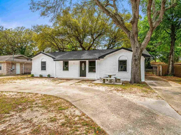 5681 Vestavia Ln, Pensacola, FL 32526