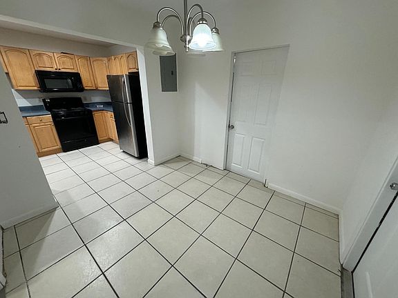 4th image of 440 NW 51st Court