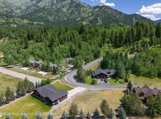 25 Meadow Ridge Rd, Alpine, WY 83128