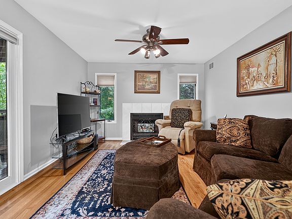 5th image of 640 Walnut Oaks Dr