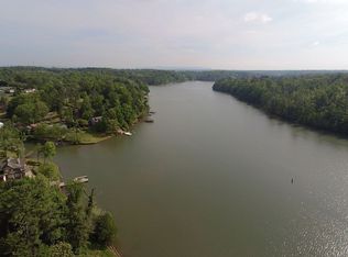 6670 Lake Shore Dr, Hickory, NC 28601