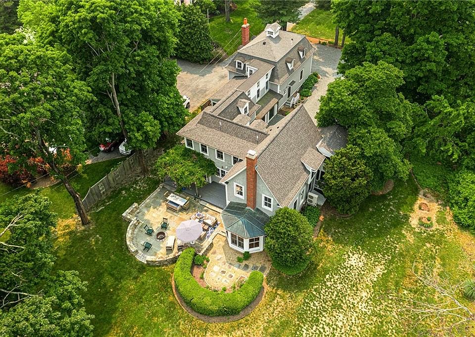 28 Alfred Drown Rd, Barrington, RI 02806 Zillow