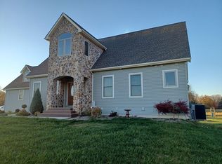 9473 Seaman Rd, Middleport, NY 14105