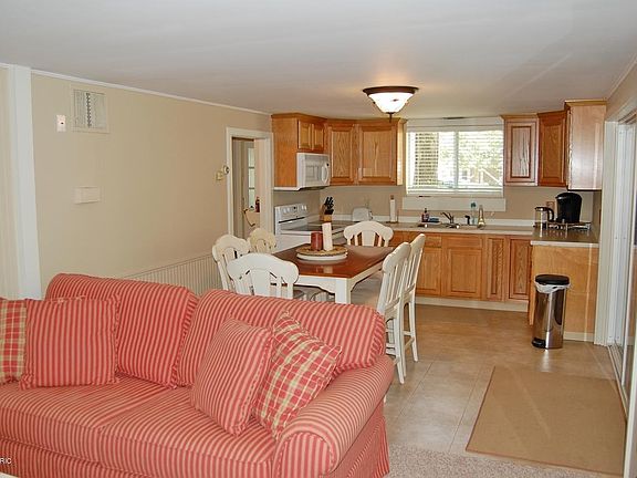 3rd image of 9050 Saint Ives Dr