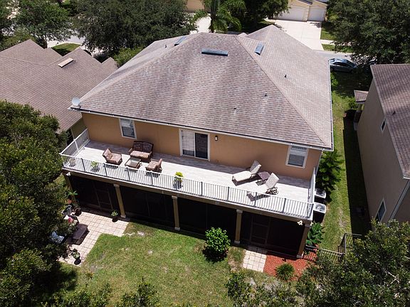 3rd image of 1027 Garrison Dr