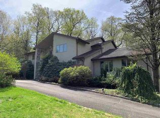 792 High Woods Dr, Franklin Lakes, NJ 07417