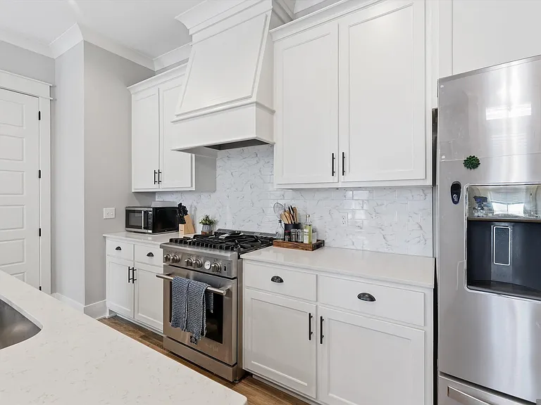 305 Saint Thomas Ln — Photo 7