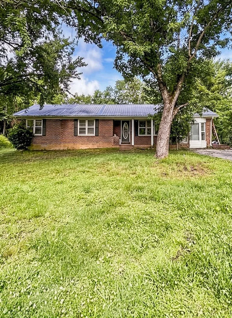 143 Roy Webb Road — Photo 1