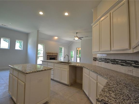 3rd image of 1152 Lakeside Dr