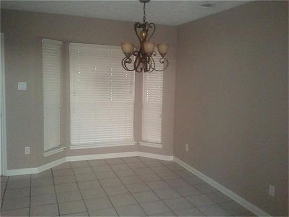 4th image of 1909 Willowbend Dr