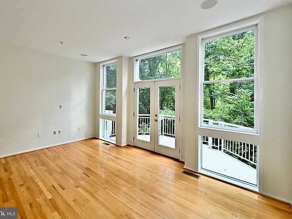 4th image of 2024 N Westmoreland St