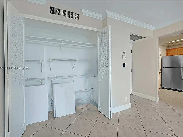 20400 W Country Club Dr #812 — Photo 13