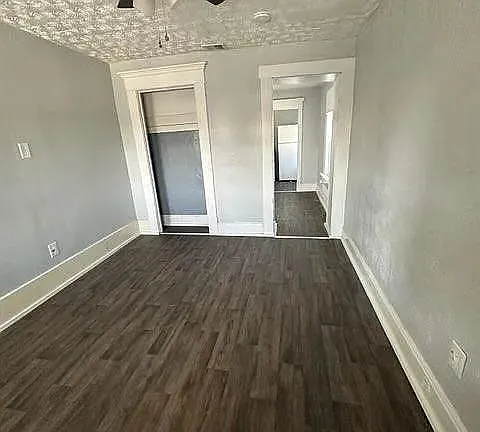 420 E Indiana St — Photo 3