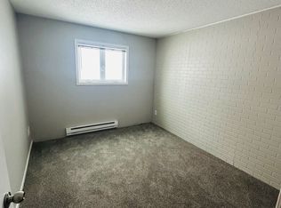 15 Somerset Dr, Waconia, MN 55387