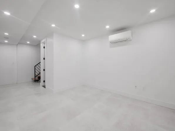 489 Grand Street image 5 of 8