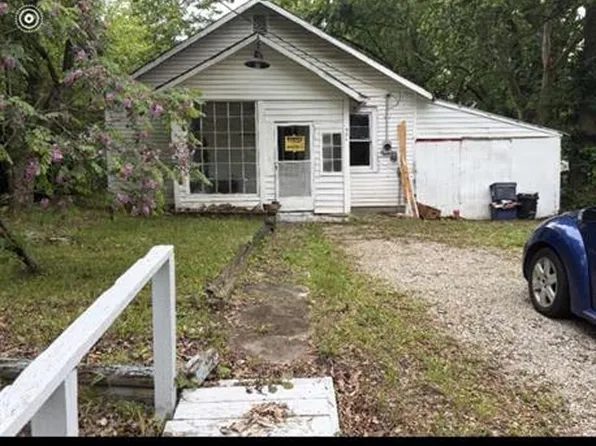 904 W Division St, Bolivar, MO 65613