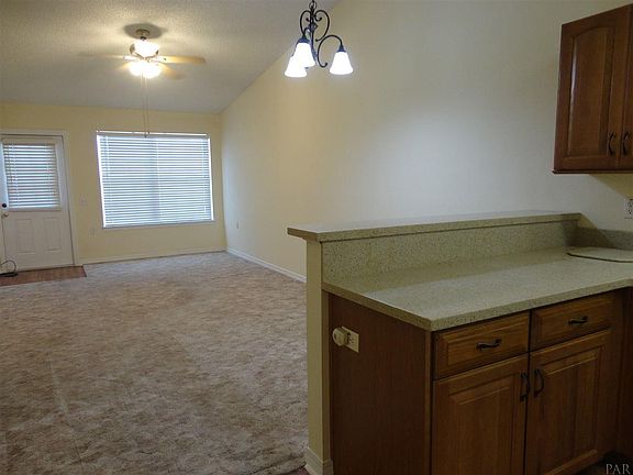 5th image of 334 Loveland Cir