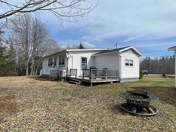 3rd image of 383 Ellerslie Rd