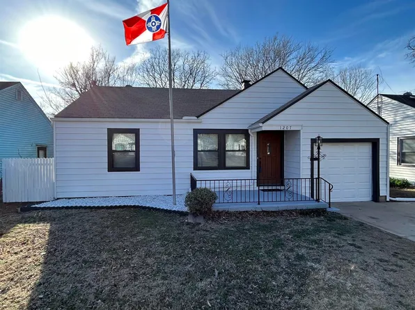 1207 N Terrace Dr, Wichita, KS 67208