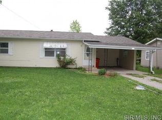 303 E 3rd St, Ramsey, IL 62080