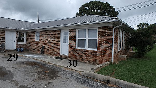 1st image of 702 Couch St APT 29