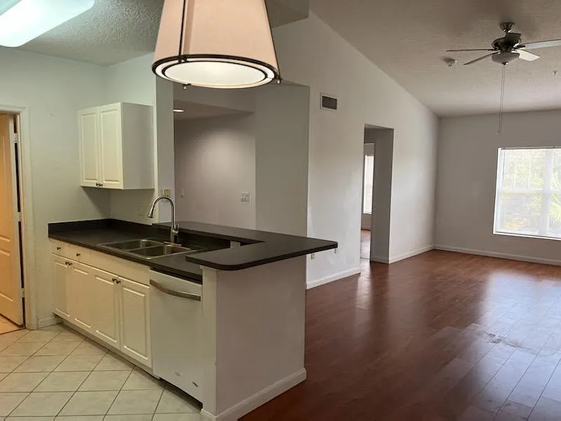 5080 Fairways Cir #G303