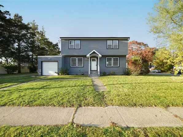 233 Grand Boulevard, Deer Park, NY 11729